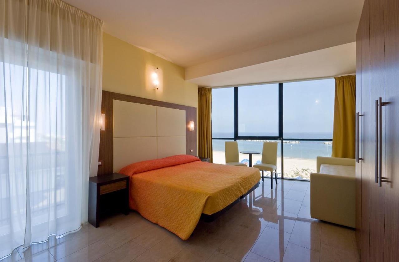 Hotel Ambasciatori Bellaria-Igea Marina Exterior foto